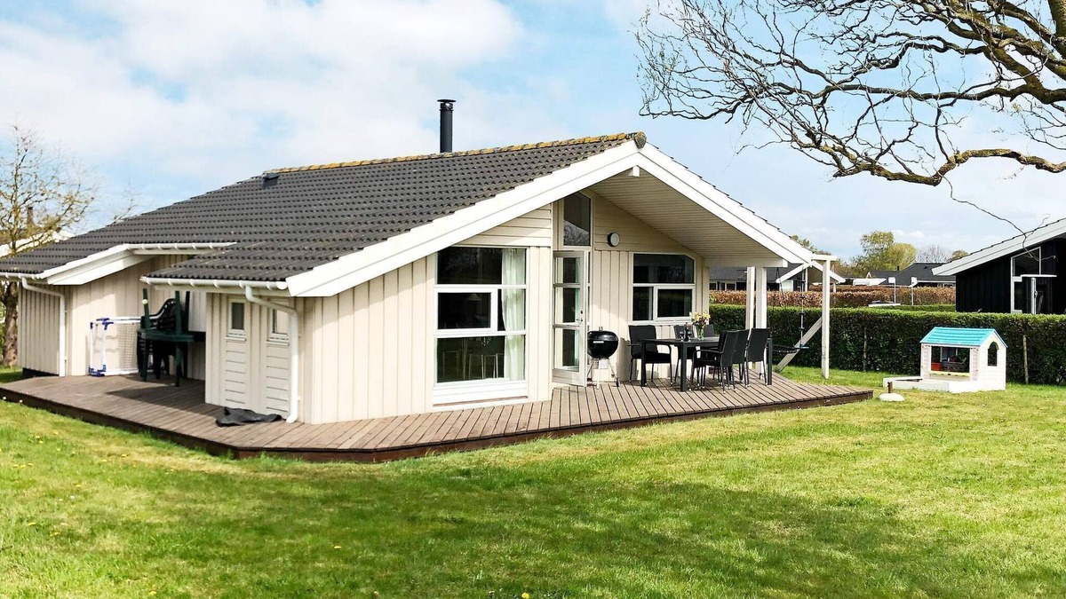Flovt Strand House | 6 person holiday home in Haderslev