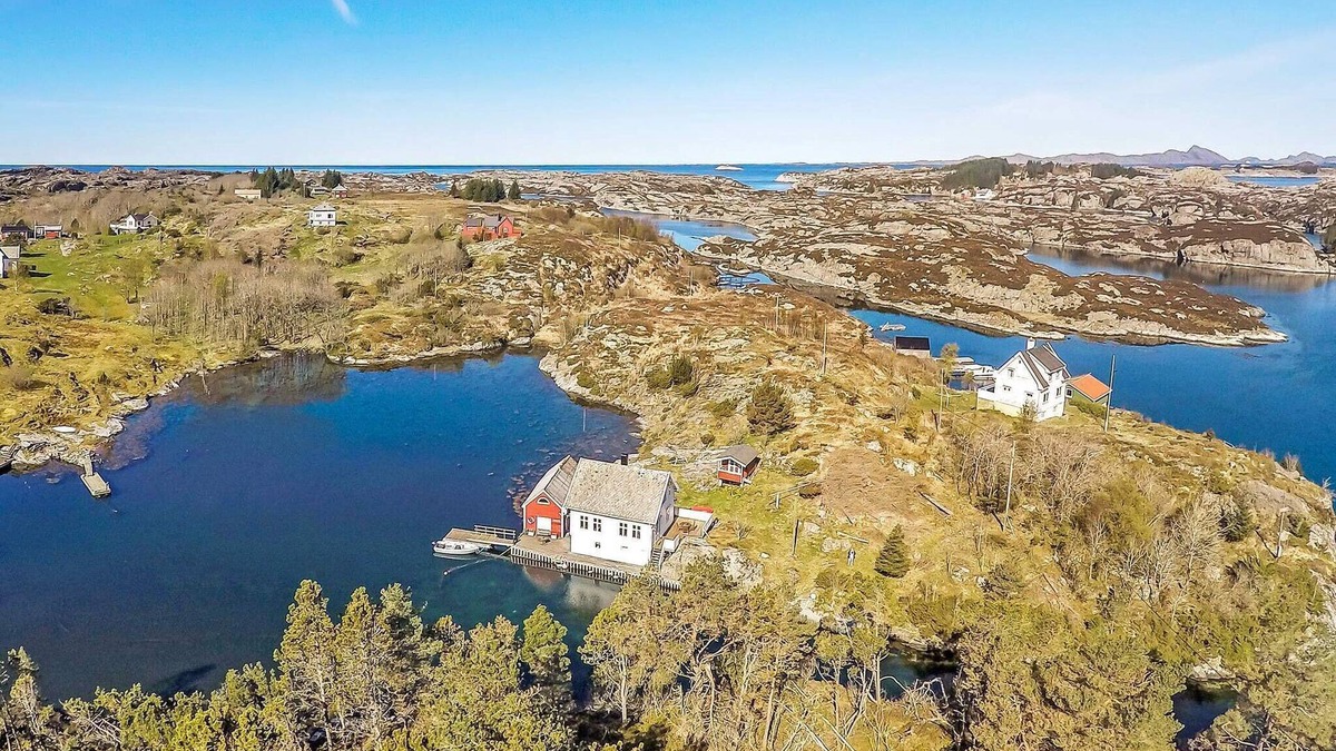 Gulen Municipality House | 6 person holiday home in byrknesøy-By Traum