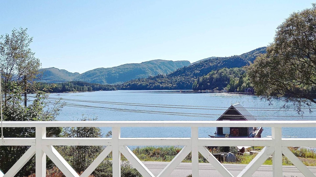 Gulen Municipality House | 6 person holiday home in Eivindvik