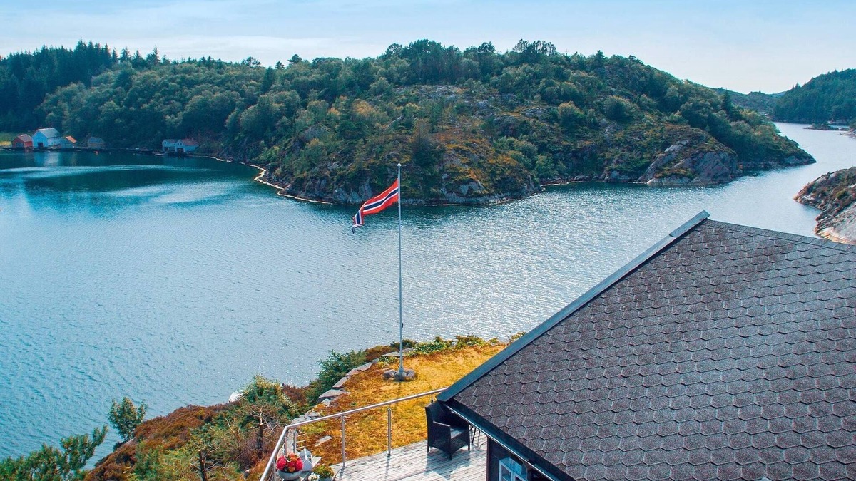 Bomlo House | 6 person holiday home in Urangsvåg
