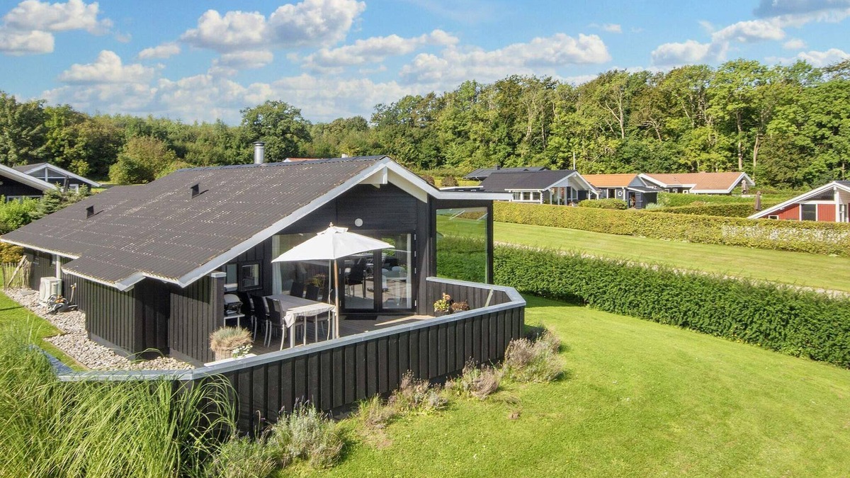 Grønninghoved Strand House | 6 person holiday home in Sjølund-By Traum