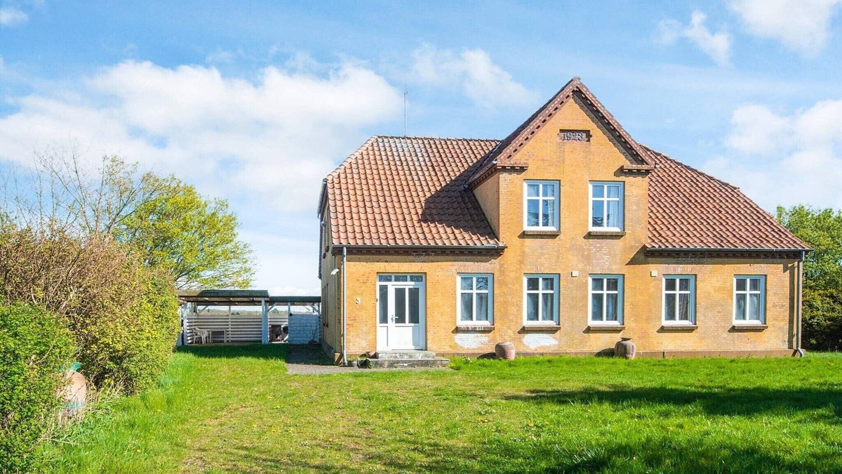 Grena Strand House | 6 person holiday home in Grenaa