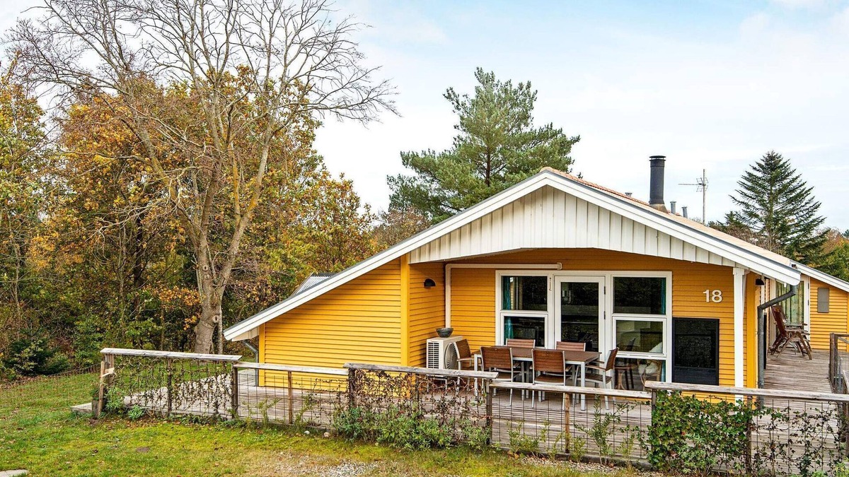 Skødshoved Strand House | 6 person holiday home in Knebel-By Traum