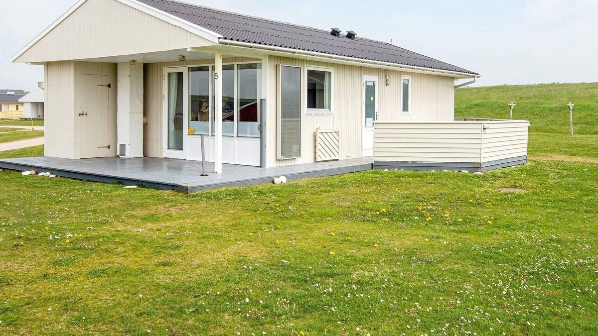 Trans House | 6 person holiday home in Lemvig