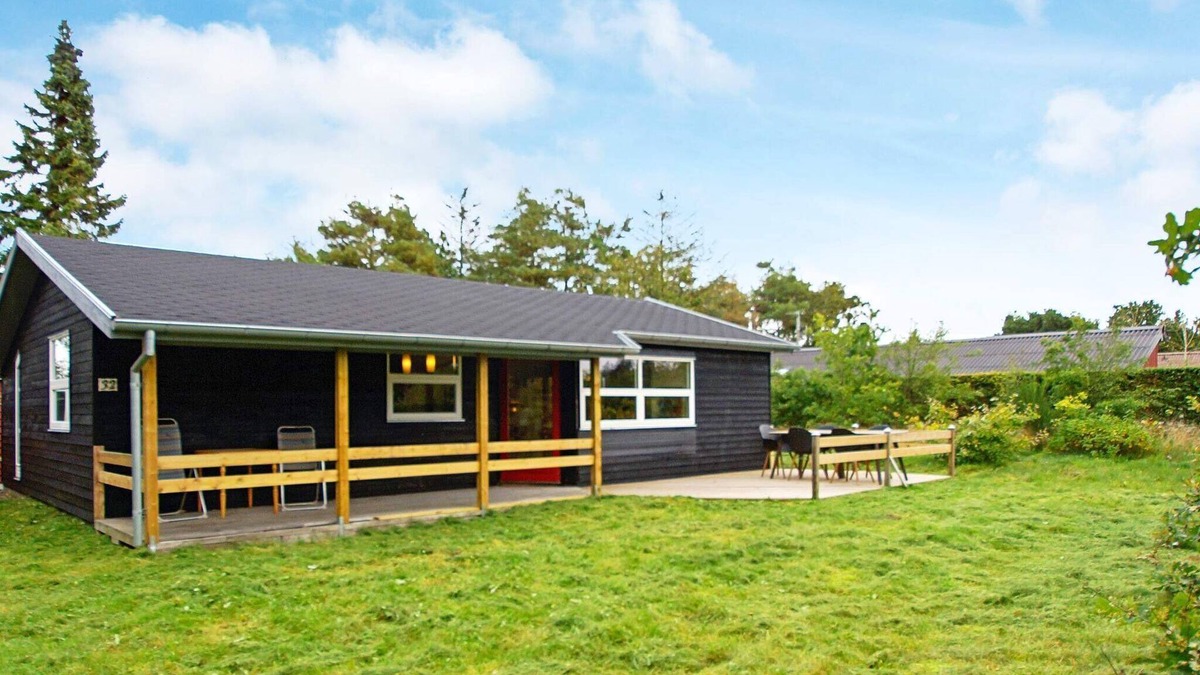 Ringkøbing-Skjern Municipality House | 6 person holiday home in Skjern