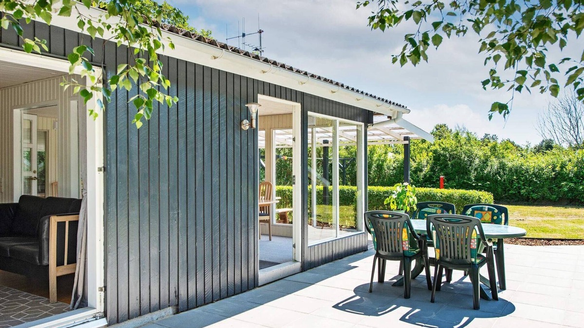Ringkøbing-Skjern Municipality House | 6 person holiday home in Skjern