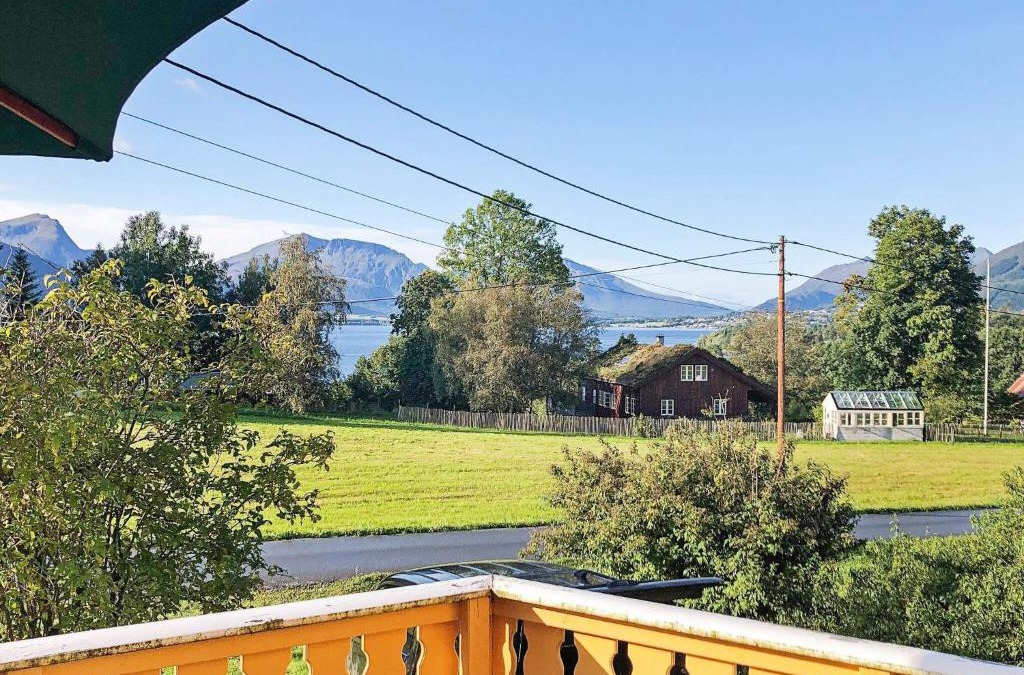 Averoy House | 6 person holiday home in AVERØY-By Traum