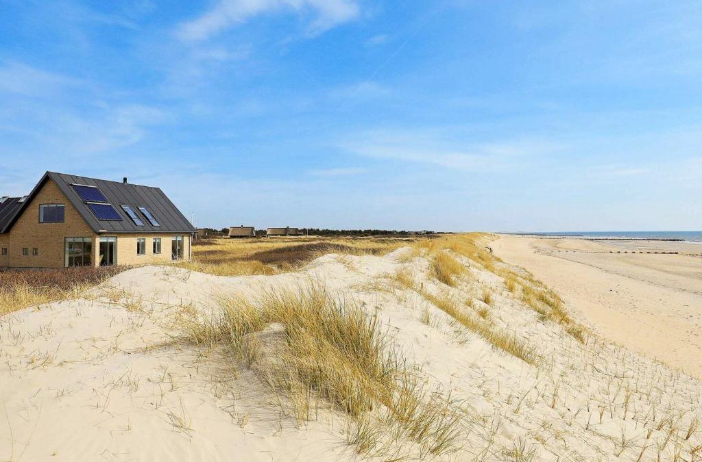 Blavand Strand House | 6 person holiday home in Bl vand