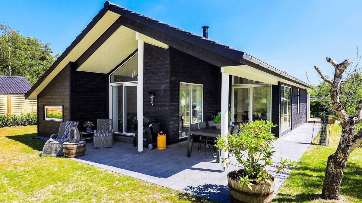 Hou House | 6 person holiday home in Hals