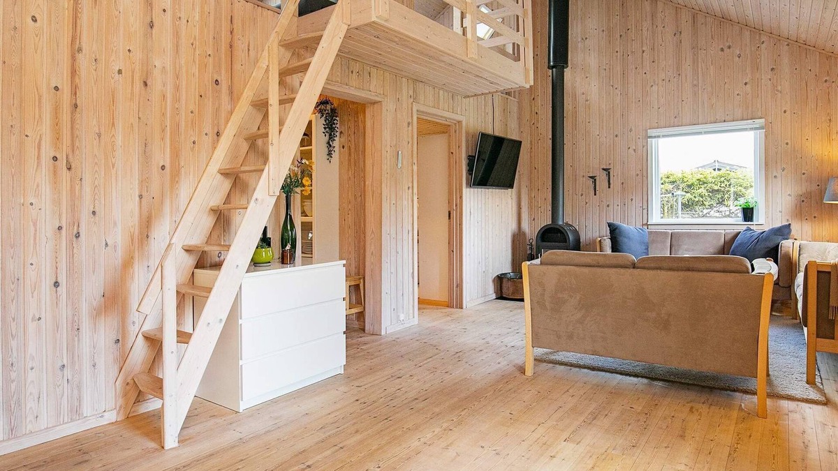 Hou House | 6 person holiday home in Hals