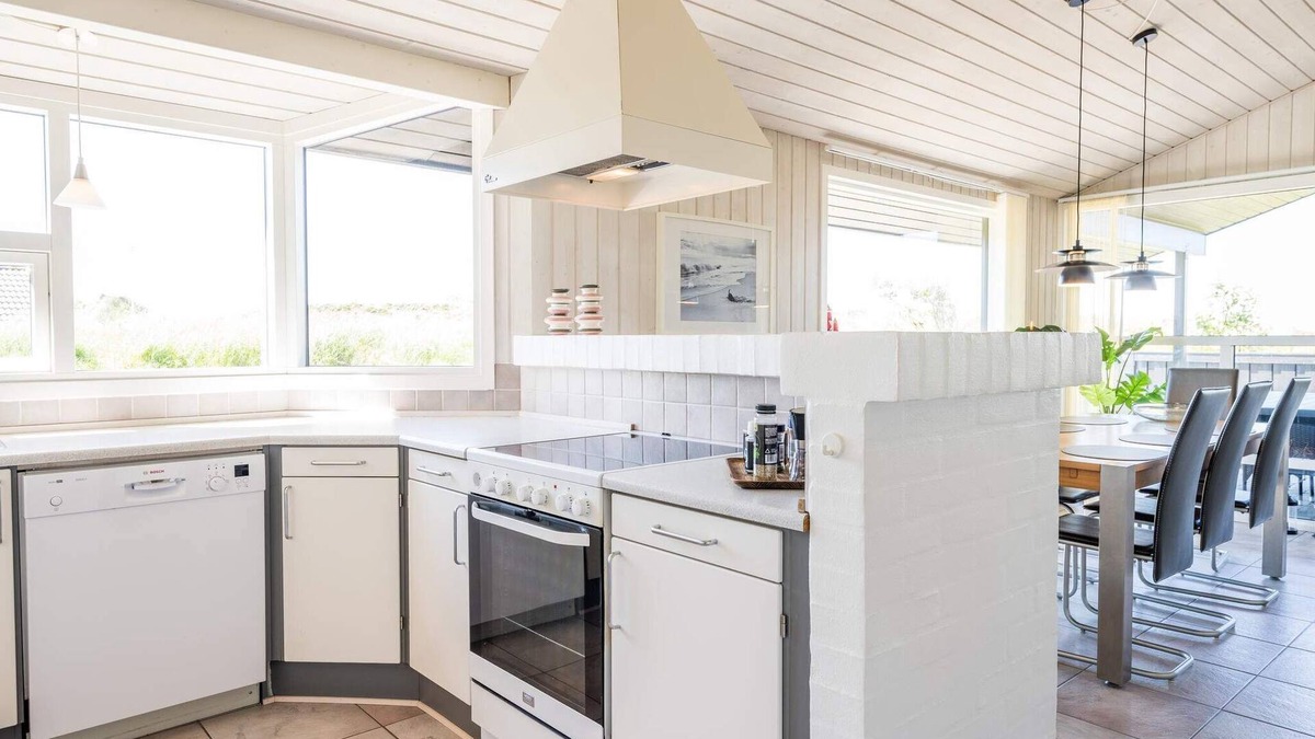 Henne Strand House | 6 person holiday home in Henne