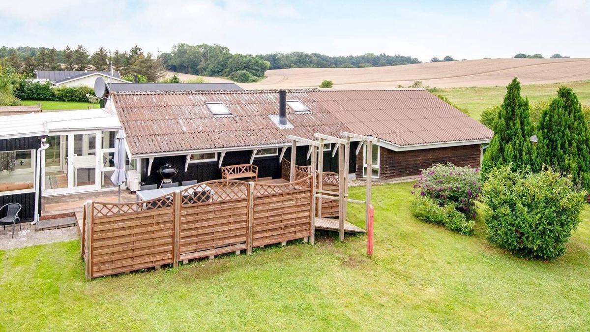 Ronde House | 6 person holiday home in Rønde-By Traum
