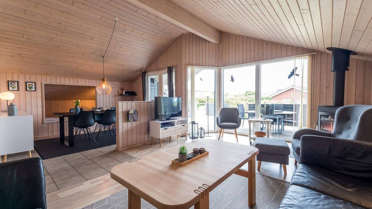 Skaven Strand House | 6 person holiday home in Tarm