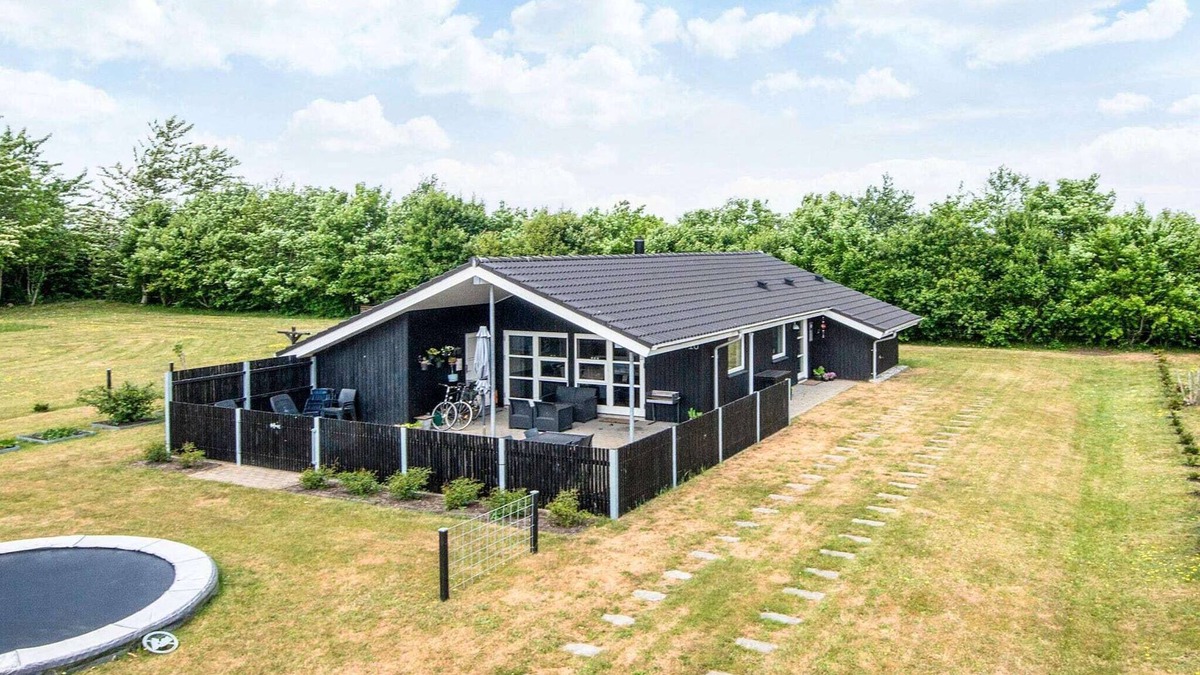 Skaven Strand House | 6 person holiday home in Tarm