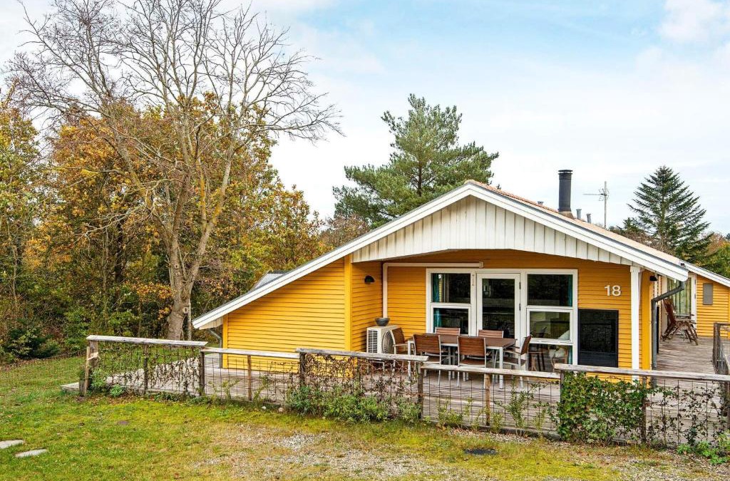 Skødshoved Strand House | 6 person holiday home in Knebel-By Traum
