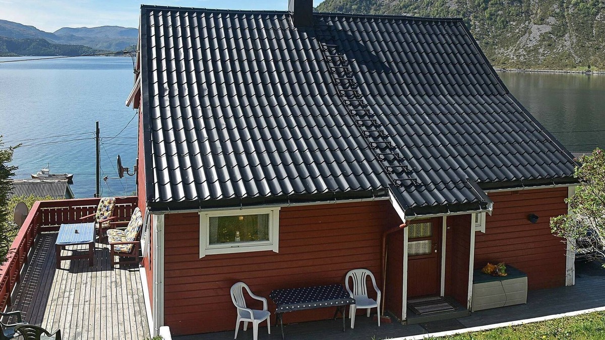 Silda House | 6 person holiday home in Selje