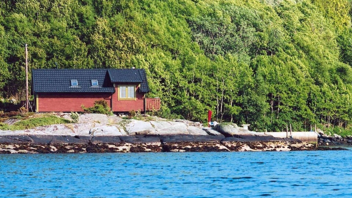 Sveio House | 6 person holiday home in SVEIO