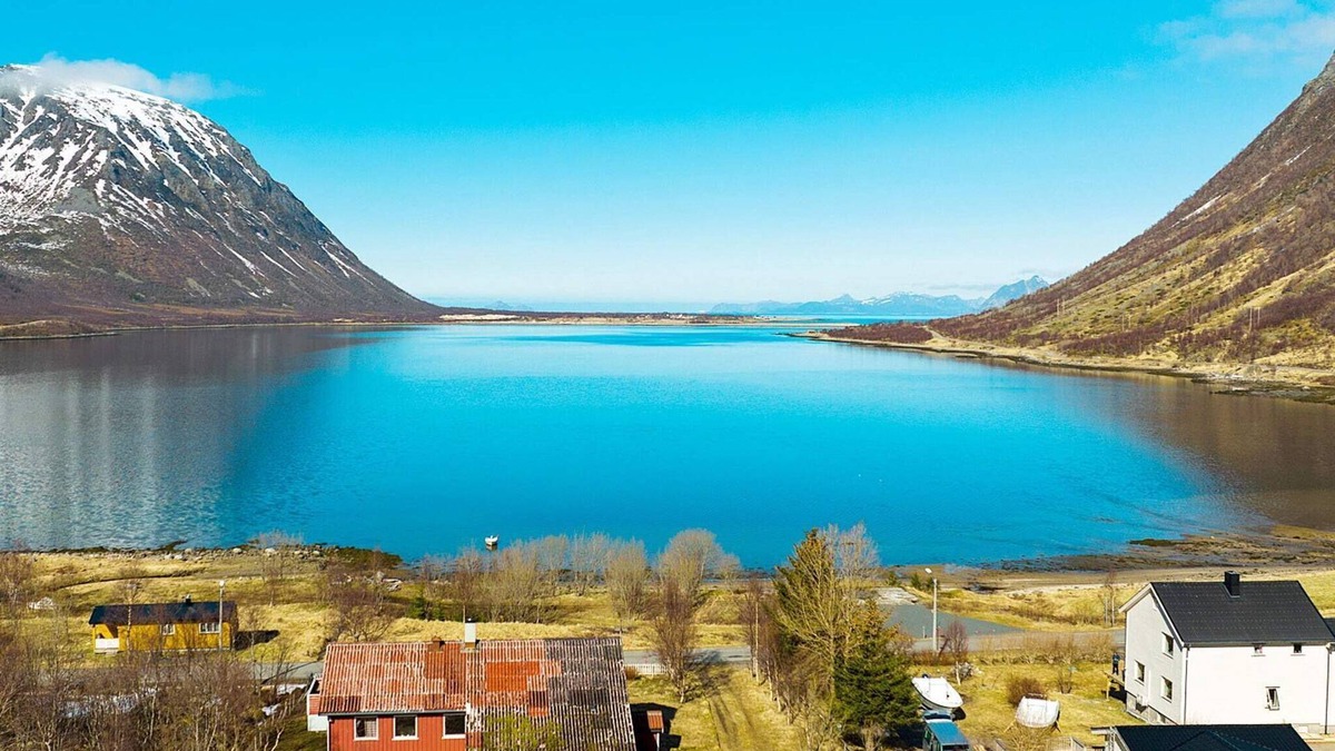 Austvagoy House | 6 person holiday home in LAUPSTAD-By Traum