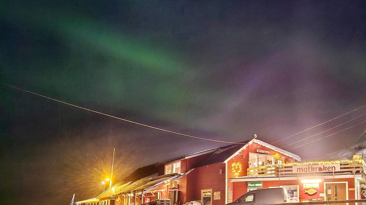 Tromso Apartment | 6 person holiday home in Rebbenes