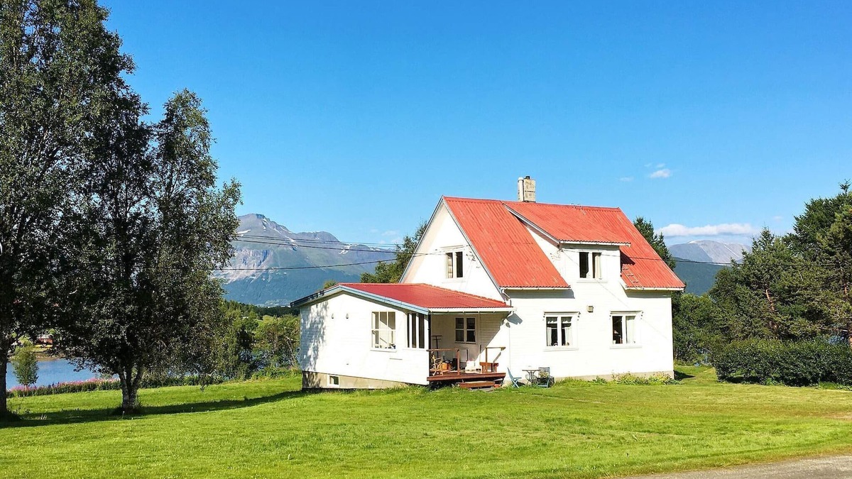 Balsfjord House | 6 person holiday home in Storsteinnes