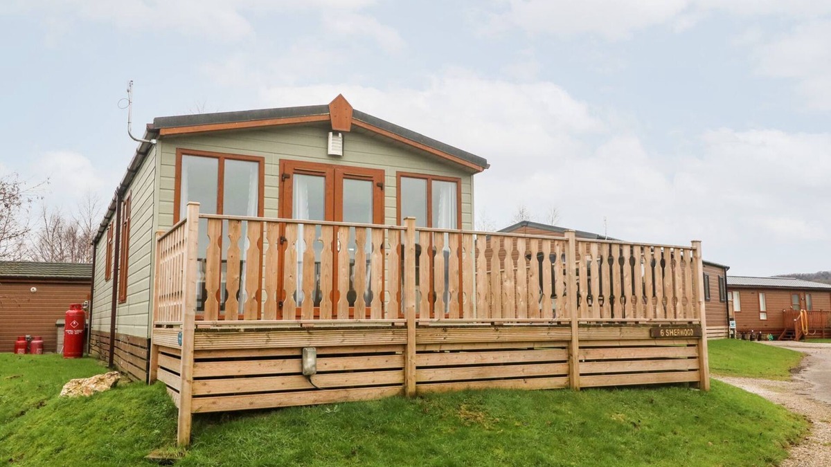 Warton Cottage | 6 SHERWOOD, pet friendly, character holiday cottage in Tewitfield