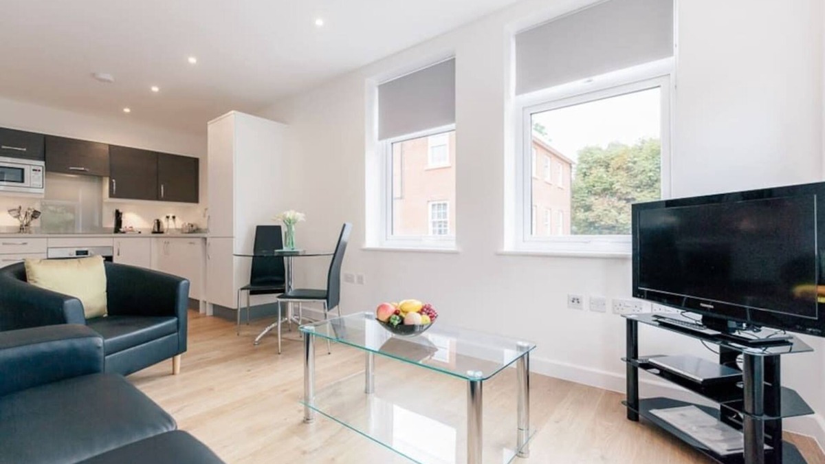 Leatherhead Apartment | 6 Swan House -1 bedroom apartment