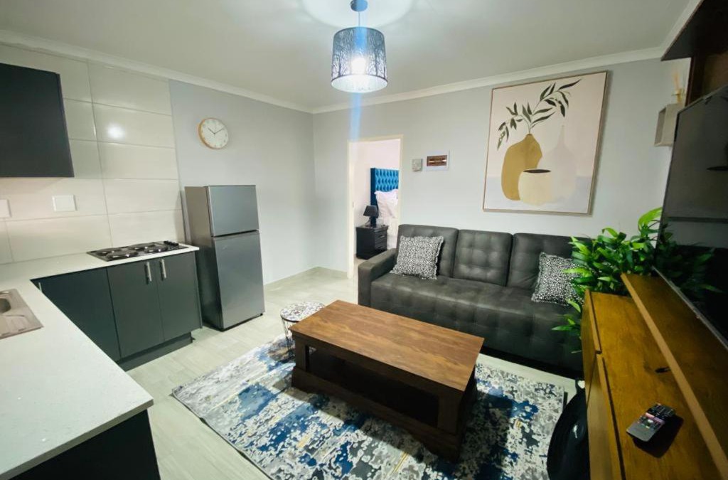 Bezuidenhout Valley Apartment | 6 the Curve Unit 3