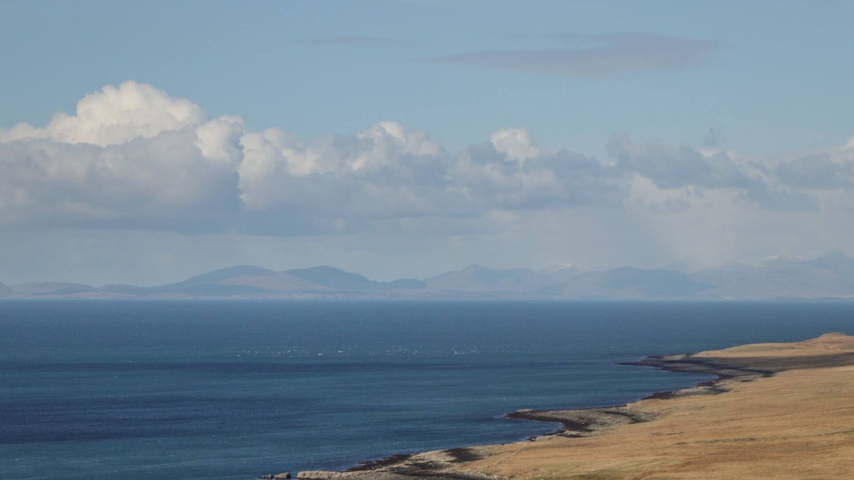 Bornesketaig Cottage | 6 TOTESCORE, with open fire in Uig