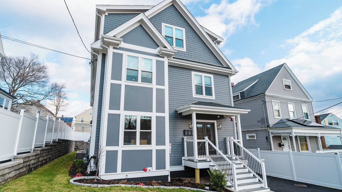 West Codman Hill - West Lower Mills Apartment | 60-1 4BR Boston - Cozy New Apt near Franklin Park