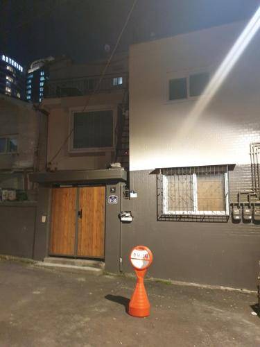 Namyeong-dong Apartment | 60 m² Apartment ∙ 3 bedrooms ∙ 8 guests