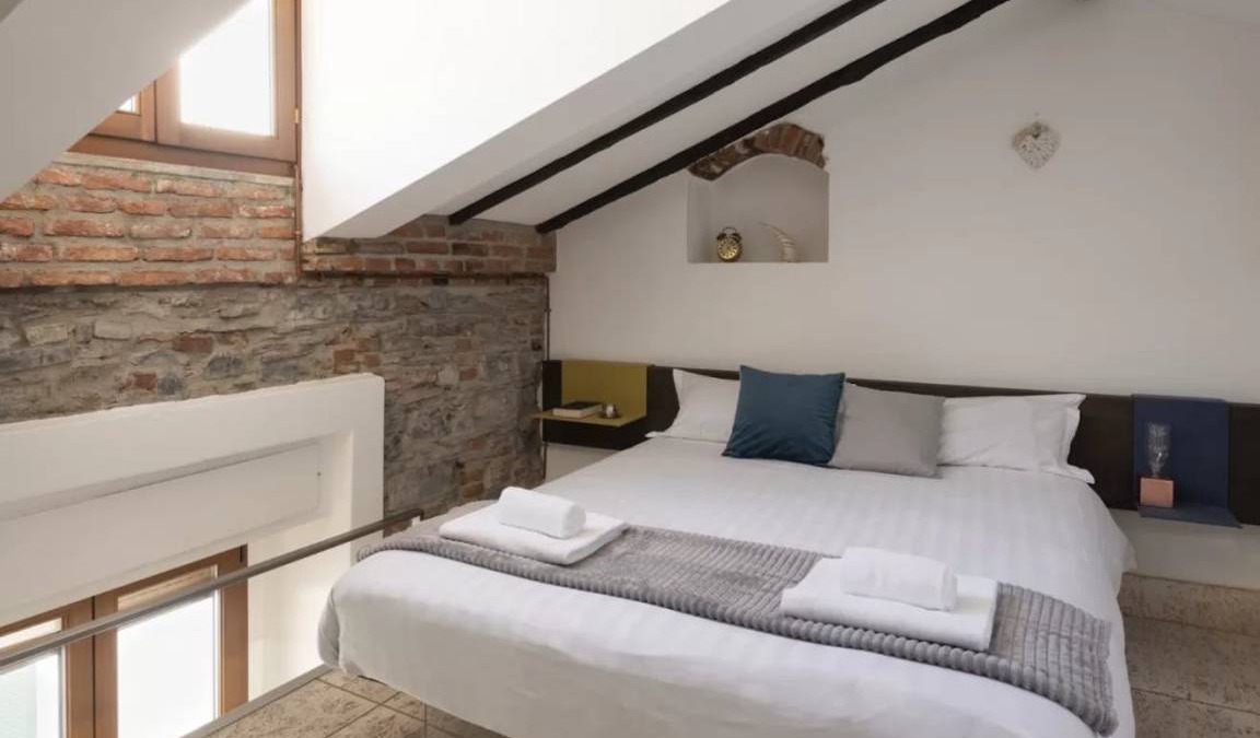 Como City Centre Apartment | 60 m² Apartment ∙ 1 bedroom ∙ 2 guests