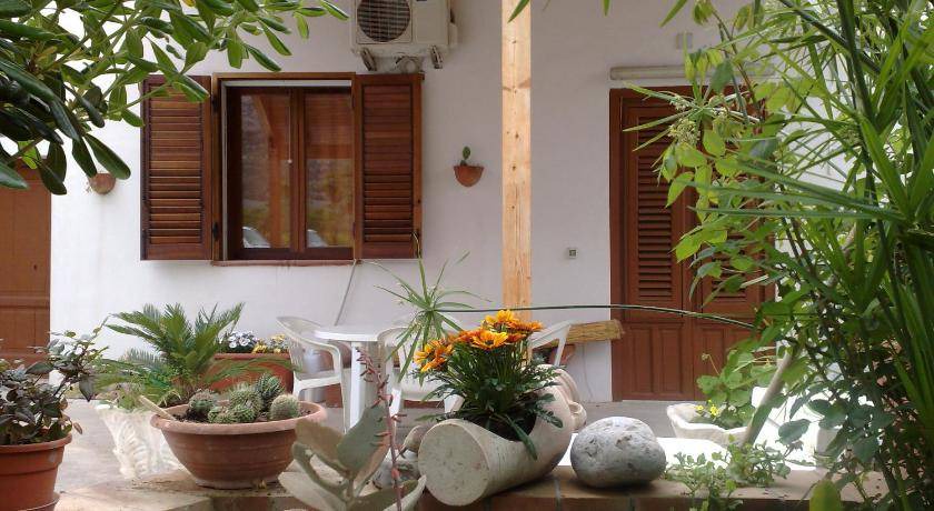 Capaci House | 60 m² House ∙ 2 bedrooms ∙ 4 guests