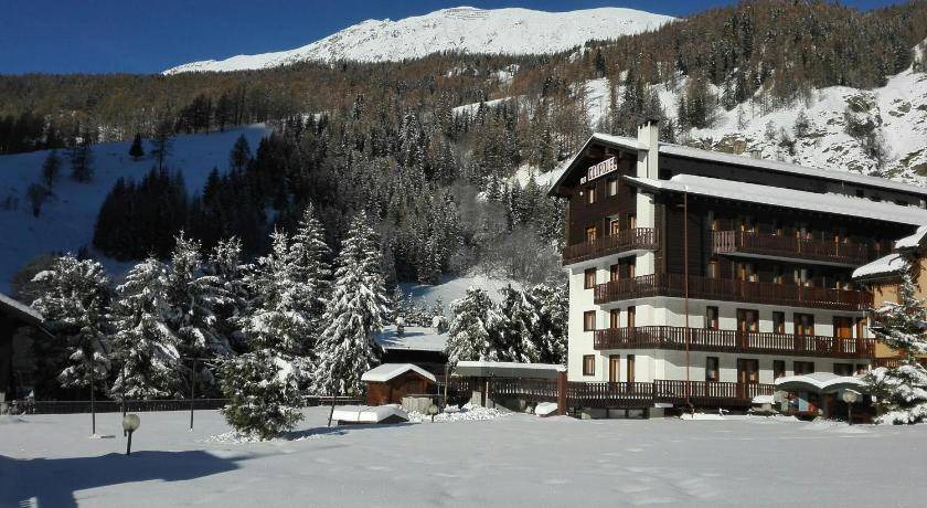 Champoluc Apartment | 60 m² Serviced apartment ∙ 2 bedrooms ∙ 6 guests