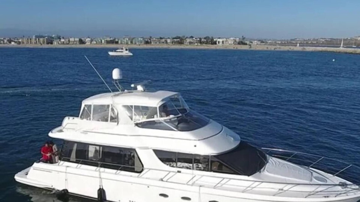 Marina del Rey Boat Rental | 60ft Carver Yacht in Marina del Rey