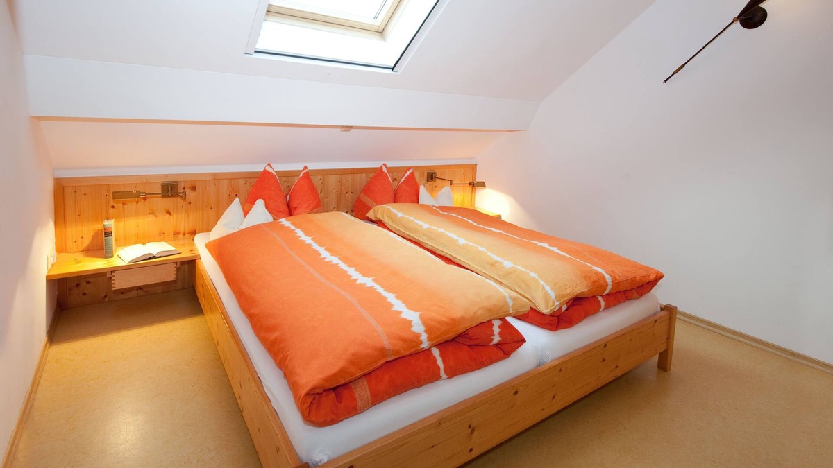 Grogundertshausen Apartment | 60qm große FeWo mit 2 Schlafzimmern und Terrasse auf der Südseite