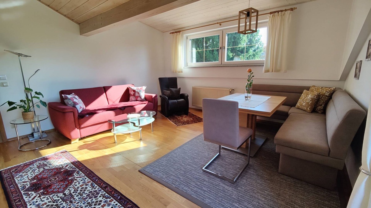 Aidenbach Apartment | 60qm-große Wohnung mit großem Balkon