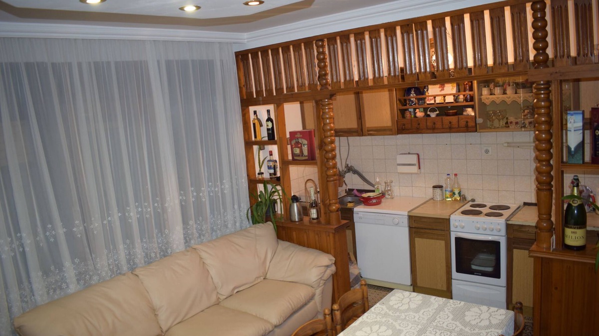 Zemun House | 60Sq peaceful, neer downtown, yard, free Wi-FI, Free parking x2