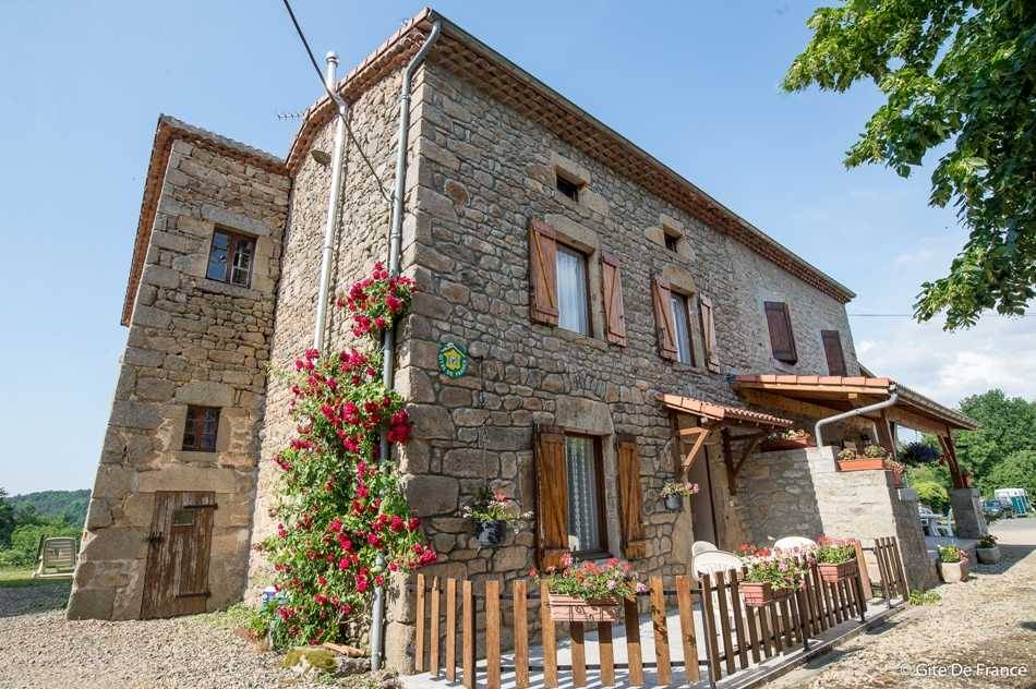 Ceilloux House | 61 m² Gîte ∙ 2 bedrooms ∙ 4 guests