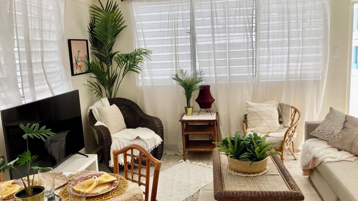 Miramar Bed & Breakfast | 610atMiramar