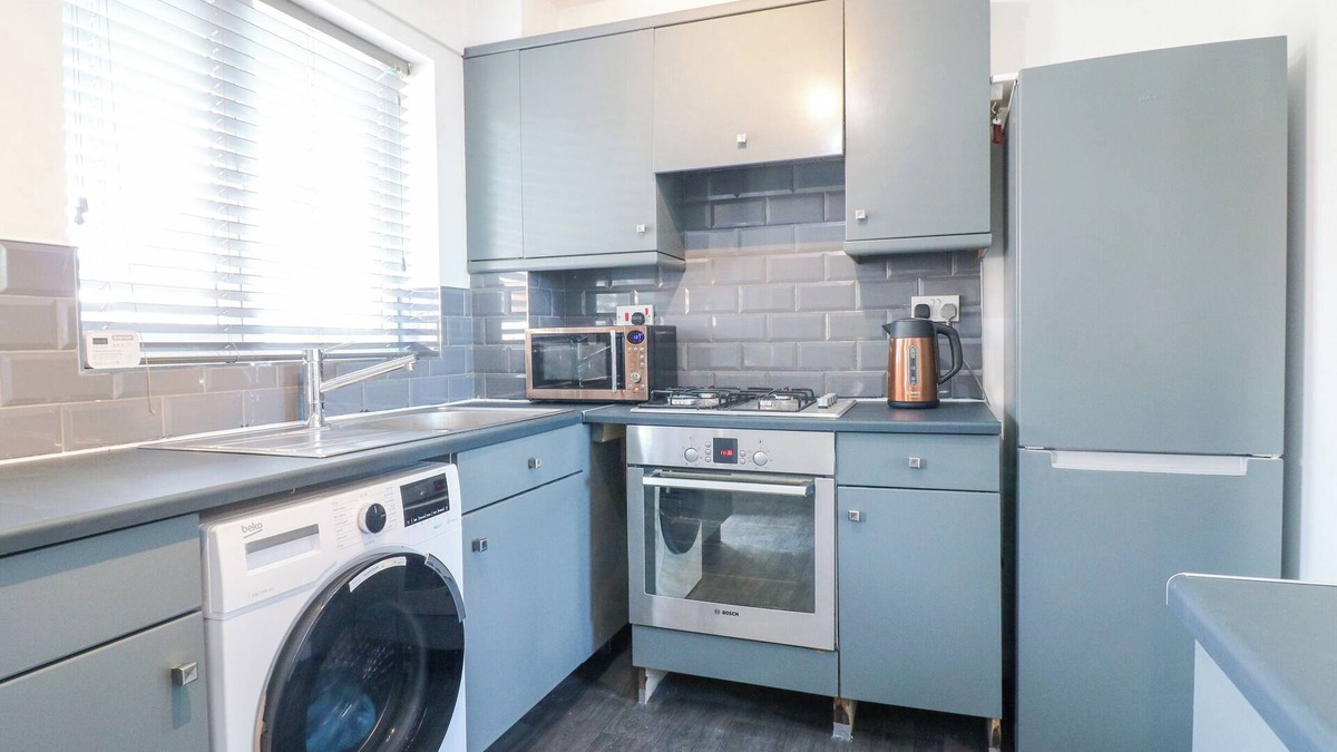 Clowne Cottage | 62 HERITAGE DR, family friendly, with a garden in Clowne