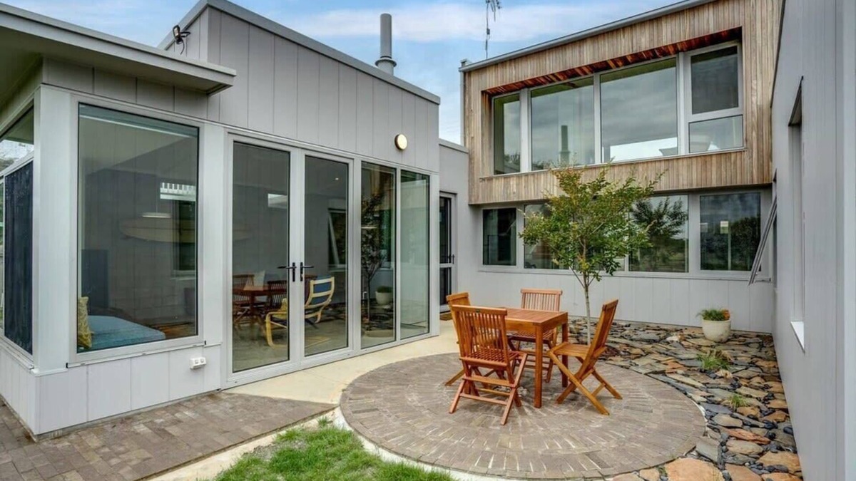 Middleton House | 62 Newell Ave Middleton