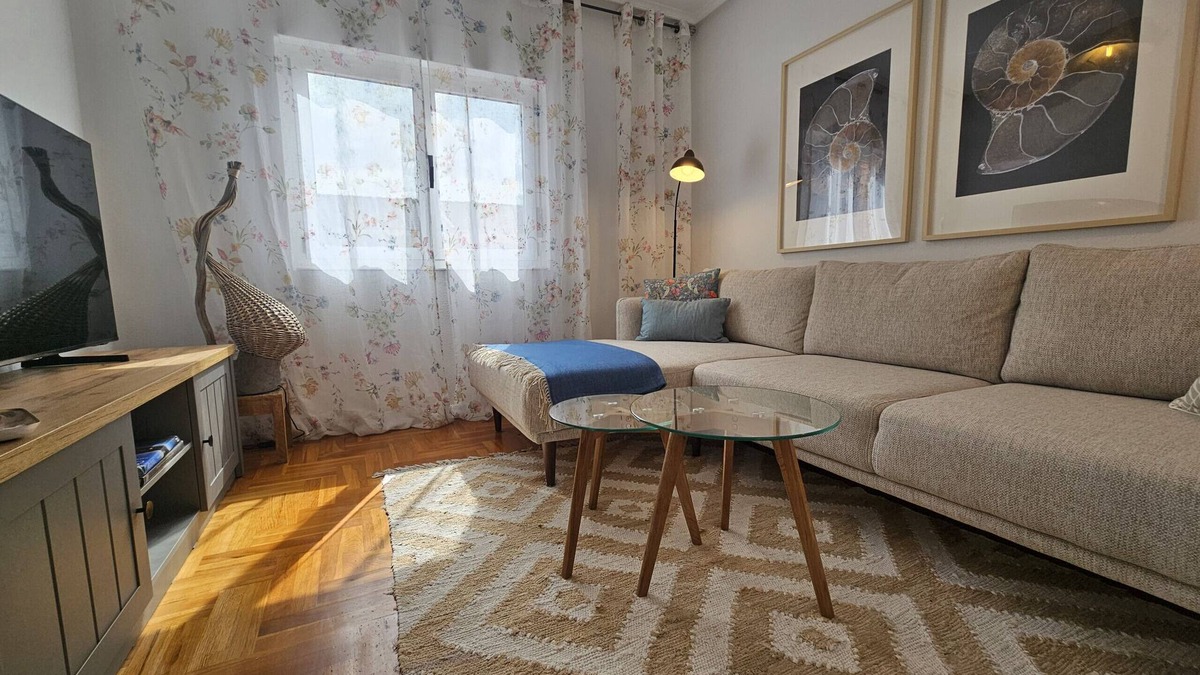 Las Campas y San Claudio Apartment | 645A Coqueto apartamento en Oviedo