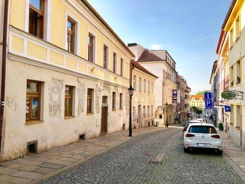 Pisek Apartment | 65 m² Apartment ∙ 1 bedroom ∙ 3 guests