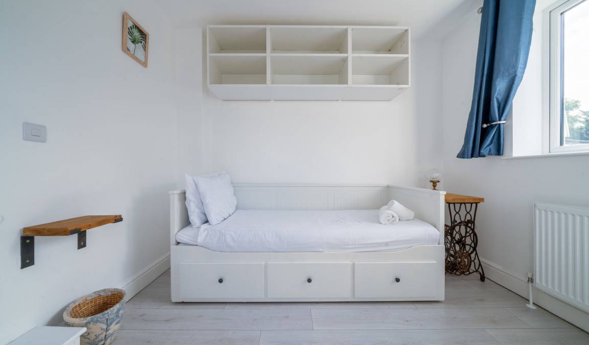 Feltham West Apartment | 65 m² Apartment ∙ 2 bedrooms ∙ 5 guests