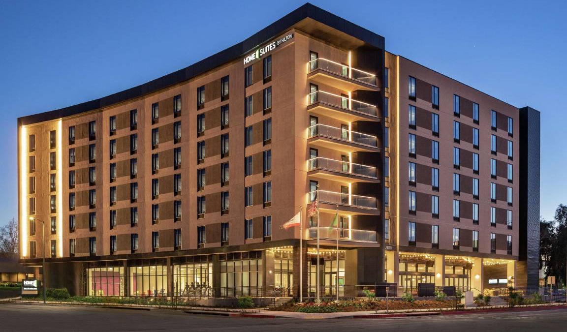 Warner Center Hotel | 68 m² Hotel ∙ 2 bedrooms ∙ 127 guests