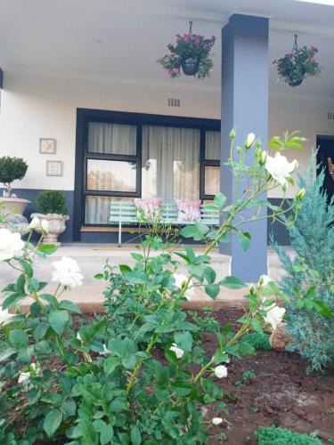 Vryburg House | 68Warren