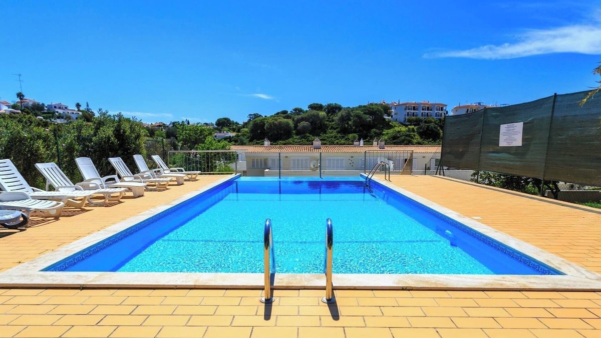 Carvoeiro Ski Chalet | 6a Fabrica velha Beautiful house + pool walking distance to beach