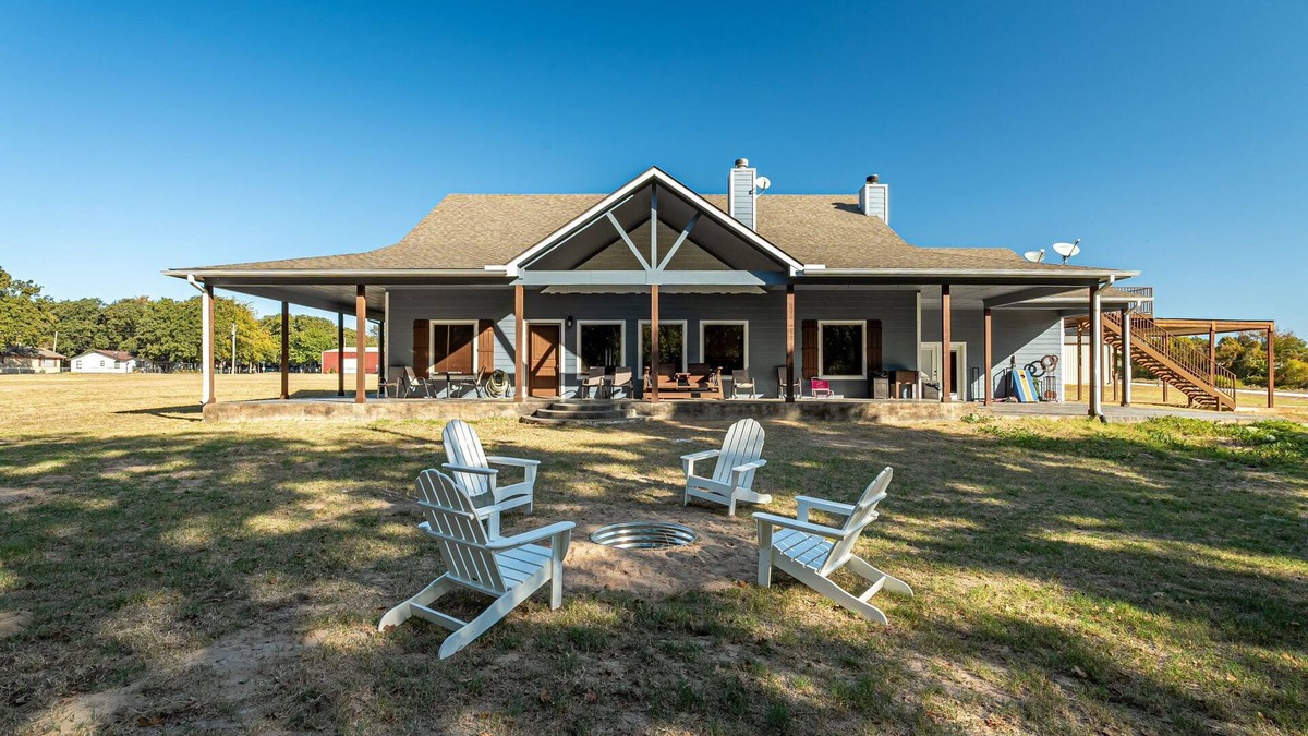 Kingston House | 6Bdrm Beach Firepit Launch close Pets ok