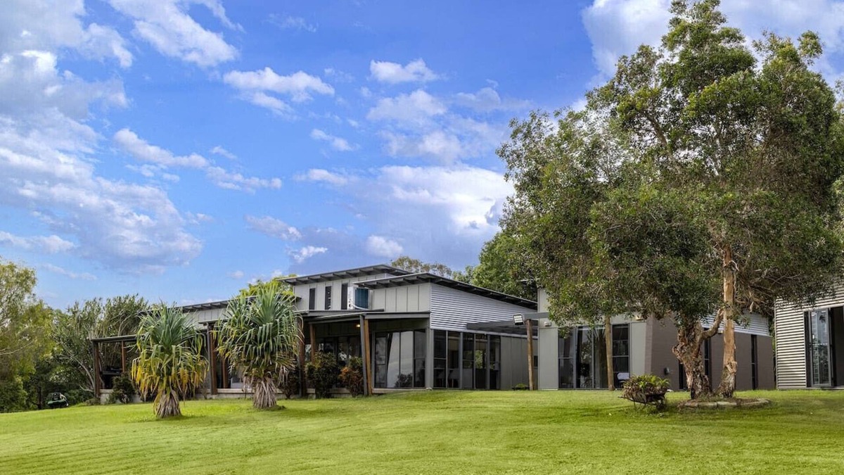 Moggill House | 6Beds Countryside Paradise w/Horses Mins to Mall