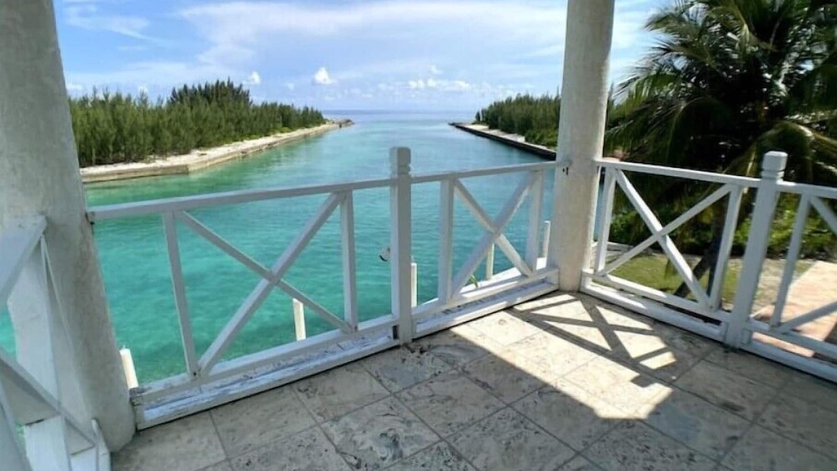 Bahamia West House | 6br/5b Beautiful Waterfront Lux Home w/Ocean Viewn